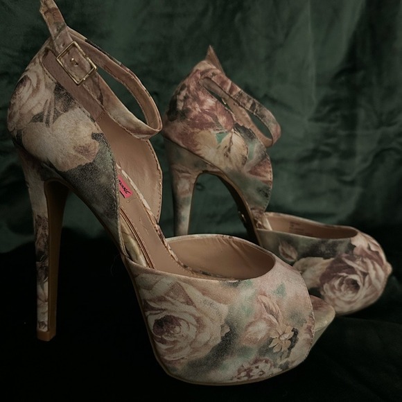 Betsey Johnson Belee Floral Platform Heels Peep Toe Ankle Strap Pumps Size 7M - Picture 2 of 9